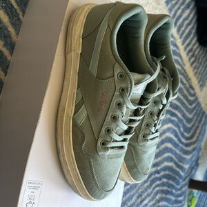 Reebok court retro sneaker shoe casual cute seafoam teal